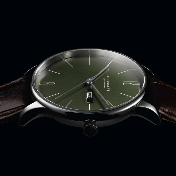 Sternglas | Berlin green heritage 38mm dial black leather band | S01-BE08-HE04