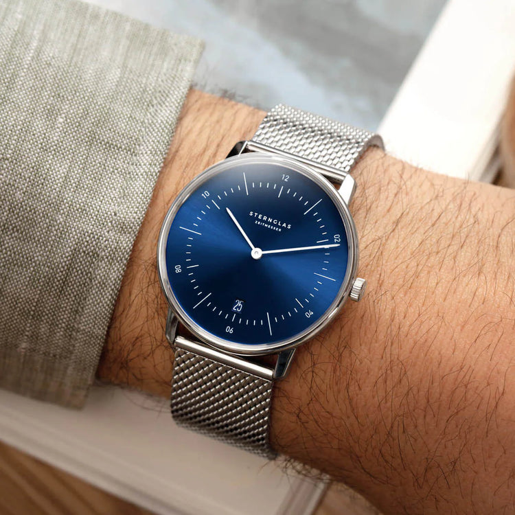 Sternglas | Naos Sunburst blue 38mm dial milanaise silver band | S01-NA58-MI04