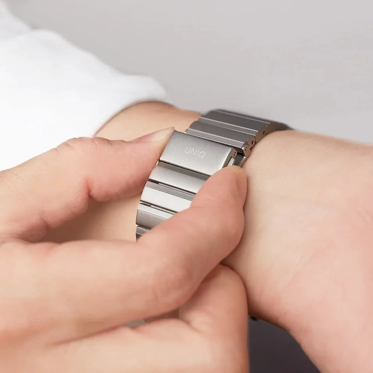 Uniq | Strova satin silver stainless steel watch band - Apple Series | STRVMSIL