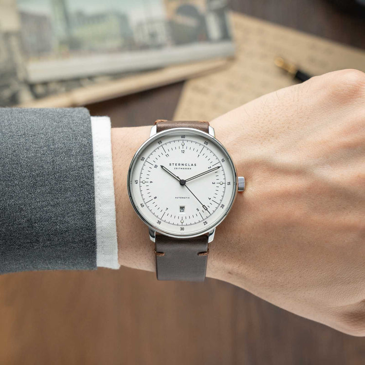 Sternglas | Hamburg Automatik silver 42mm white dial premium leather band | S02-HH47-VI11