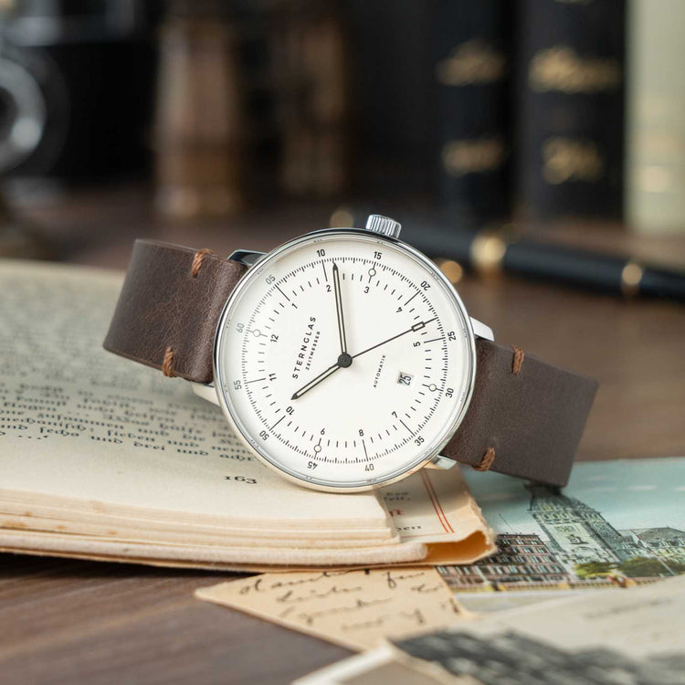 Sternglas | Hamburg Automatik silver 42mm white dial premium leather band | S02-HH47-VI11
