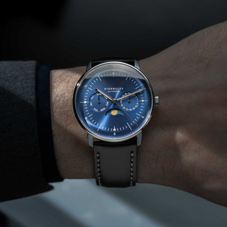 Sternglas | Naos Moonphase blue 38mm dial black leather band | S01-NM06-BR02