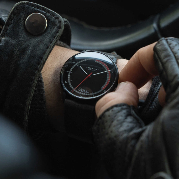 Sternglas | Naos Edition sports black 38mm red and black dial grey leather band | S01-NAS05-VI21