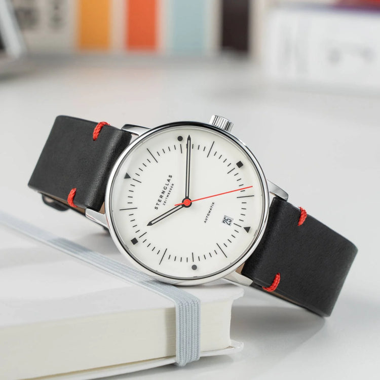 Sternglas | Naos Edition Bauhaus X Red Automatik 38mm dial black leather | S02-NAI24-VI29