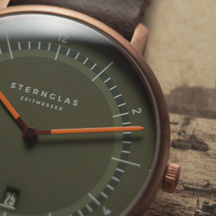 Sternglas | Naos XL Edition 1905 42mm green dial bronze leather band | S01-NXT35-VI17