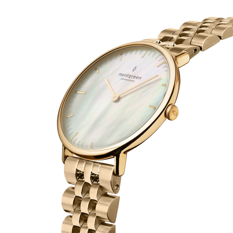 Nordgreen | Native gold mother of pearl 28mm link bracelet | NR28GO5LGOMP