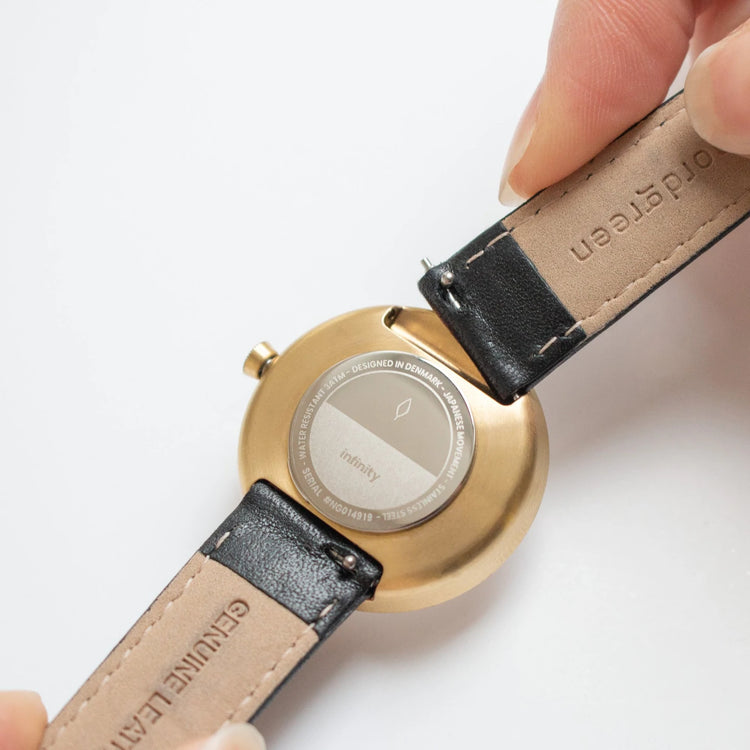 Nordgreen | Infinity gold 32mm white dial black leather | IN32GOLEBLXX